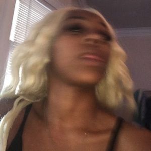 Meet your Posher, Mari